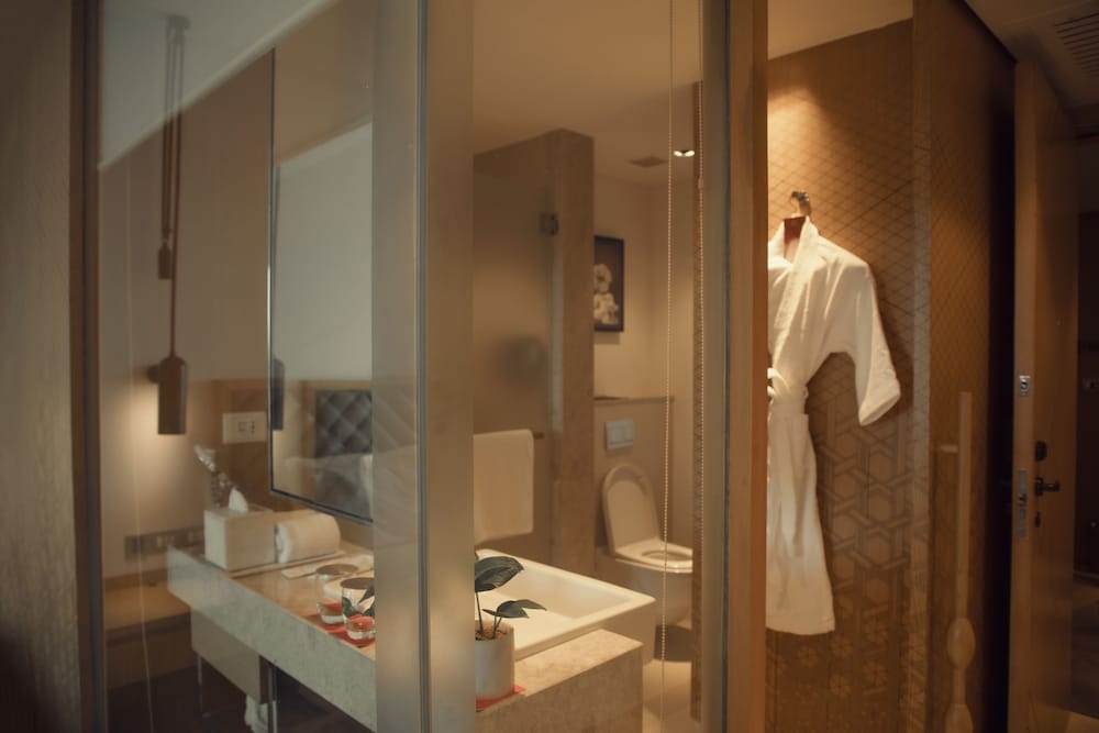Superior Room, 1 Queen Bed (Club Double) photo 3