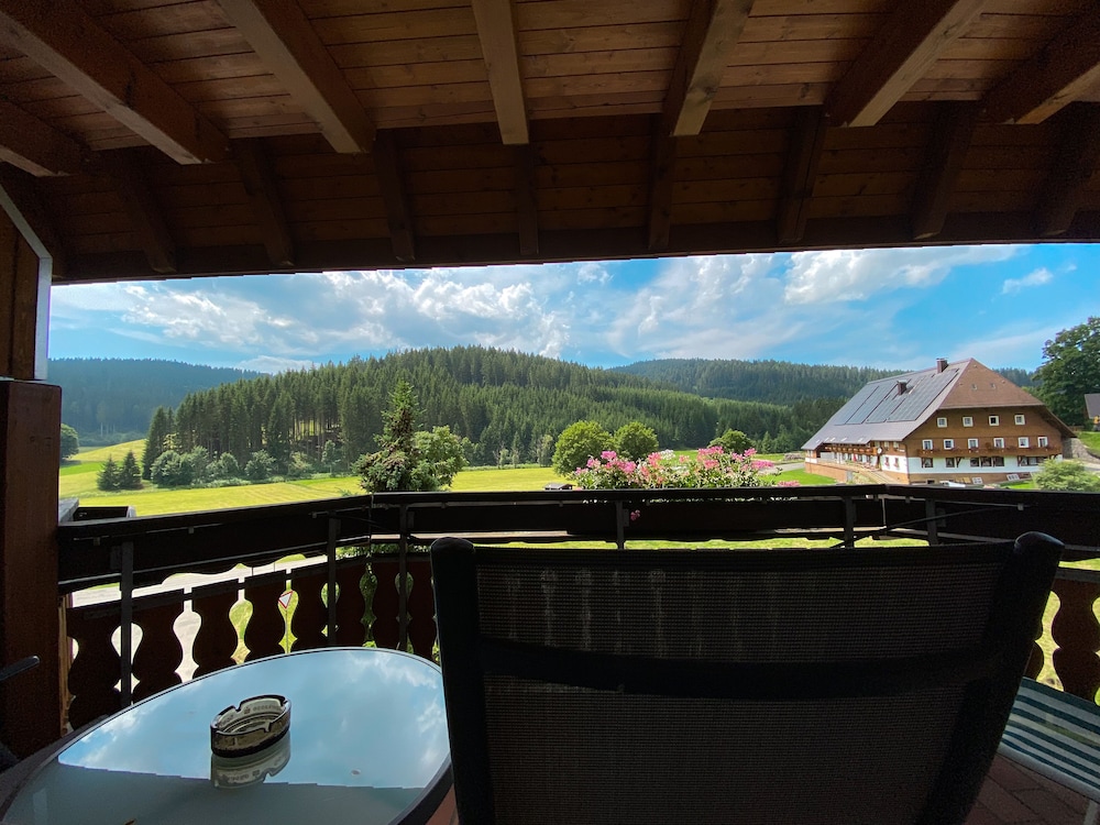 Classic Double or Twin Room, 1 Bedroom, Mountain View photo 3