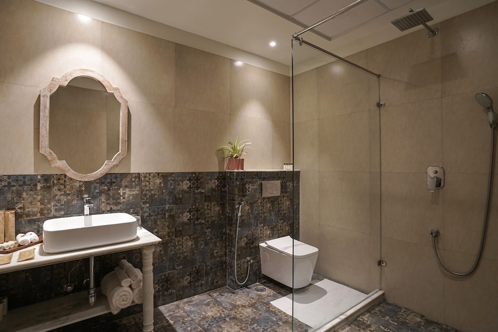 Upper Luxury - Photo 37