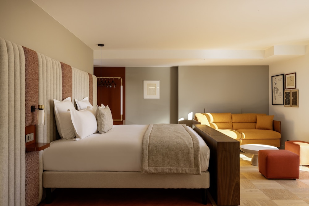 Signature Suite