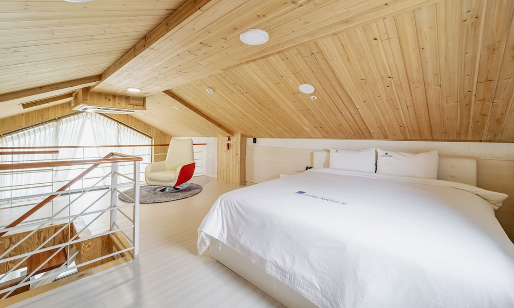 Room, Ocean View, Whirlpool Spa, Netflix (301)