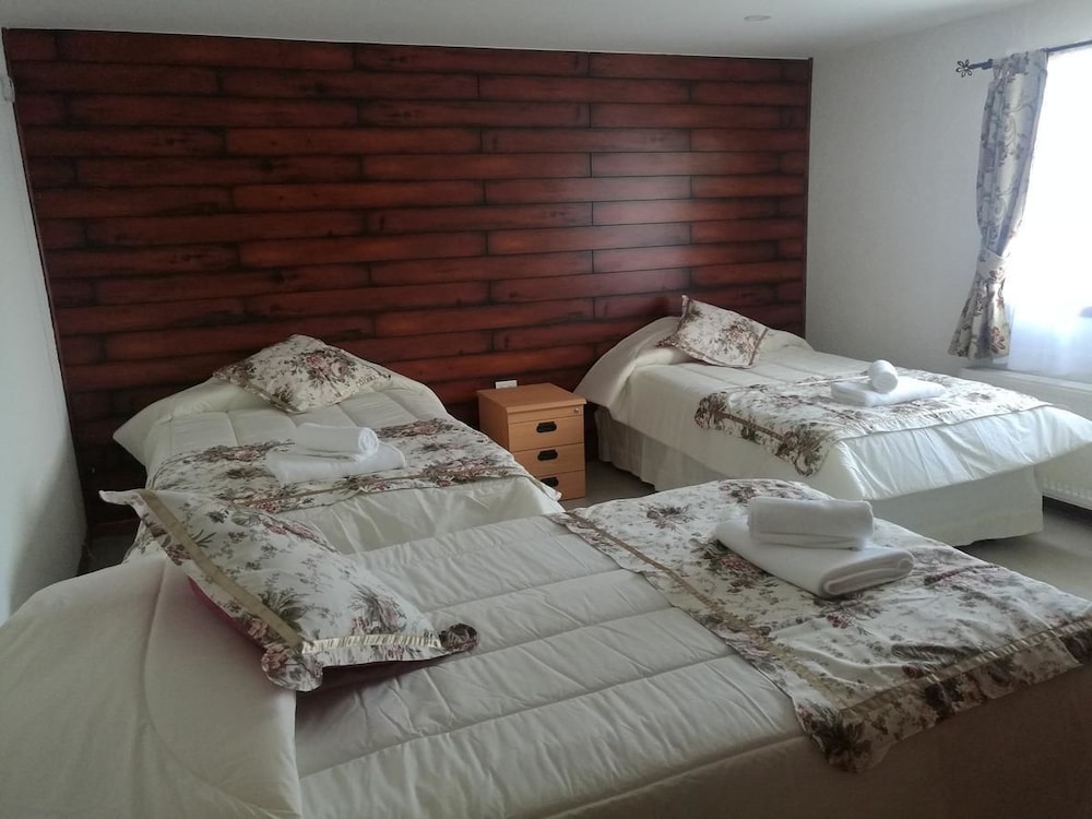 Standard Triple Room, 3 Twin Beds, Private Bathroom photo 1