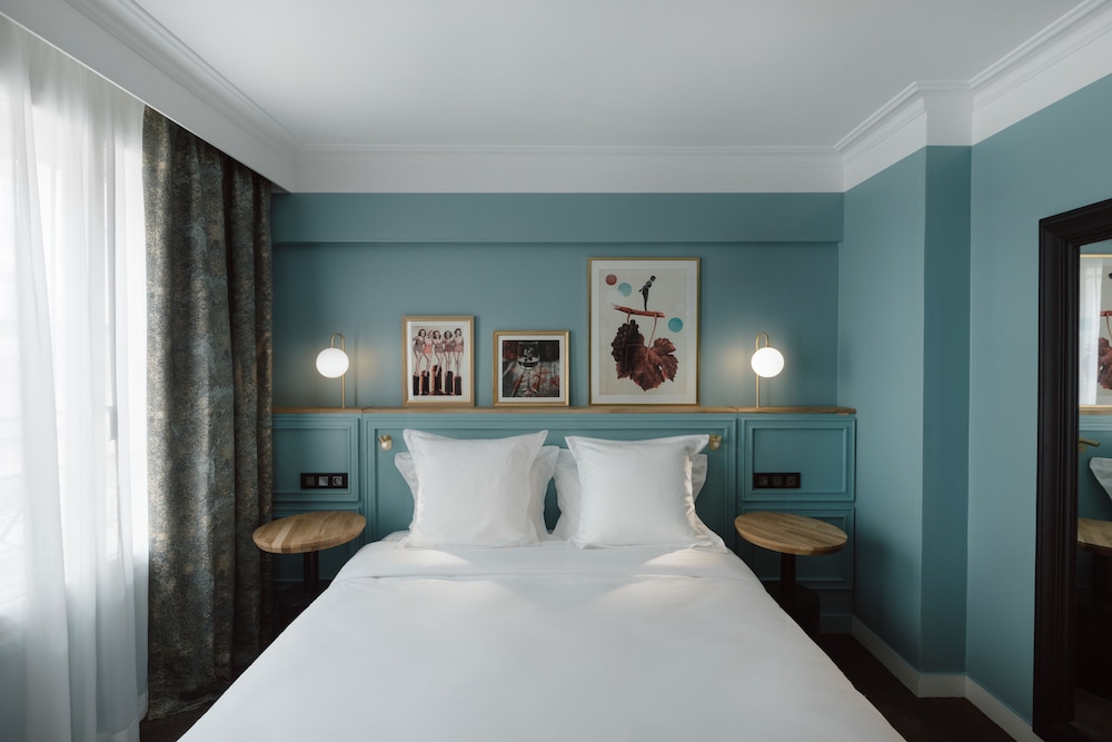 Family Suite, Queen Bed and Sofa, Ground Floor photo 1
