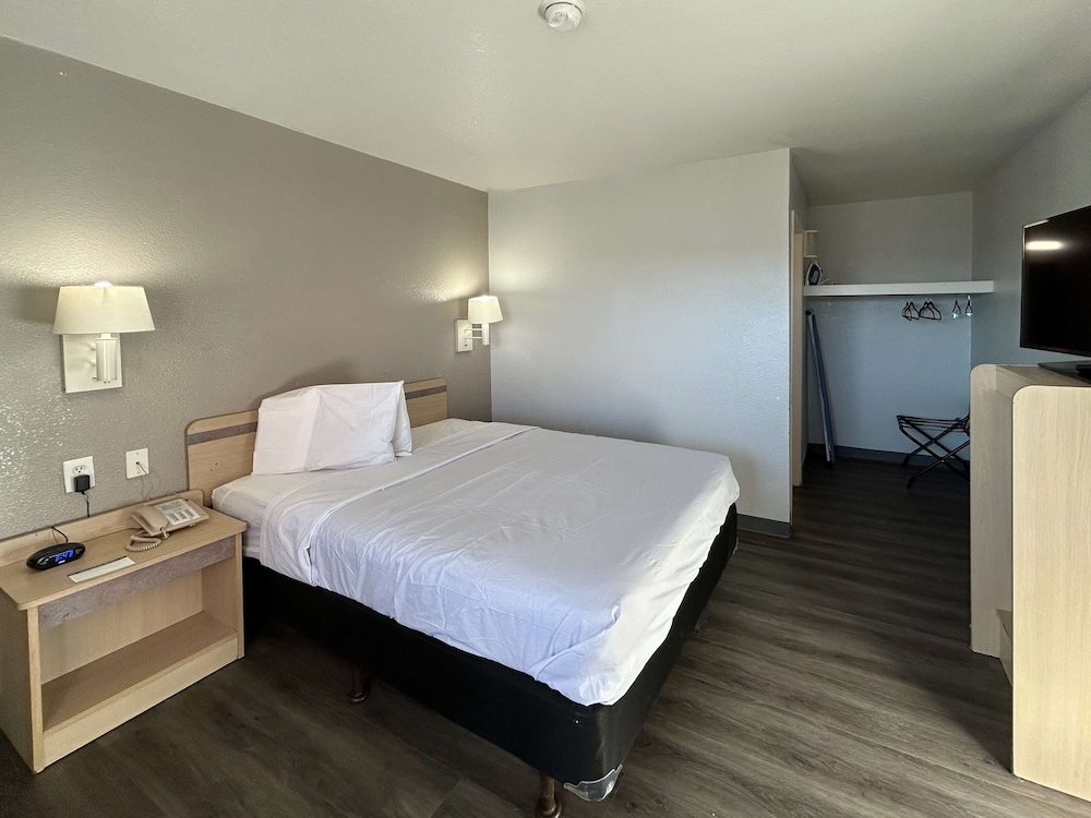 Standard Room, 1 Double Bed, Non Smoking photo 1