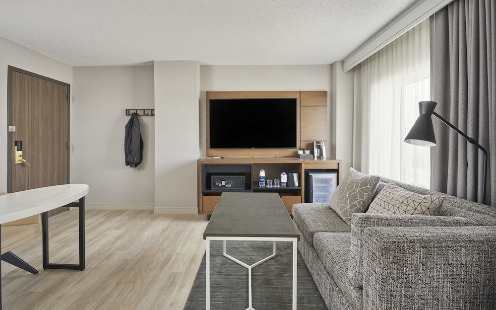 Room (2 Double Beds & Sofa bed, High Floor) photo 3