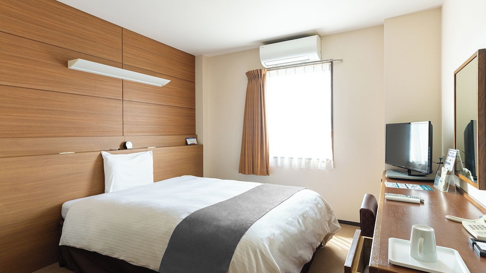 Single Room, 1 Queen Bed, Smoking