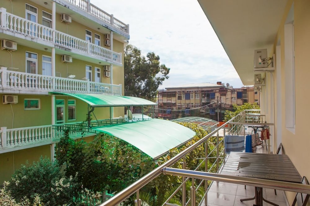 Standard Triple Room, City View