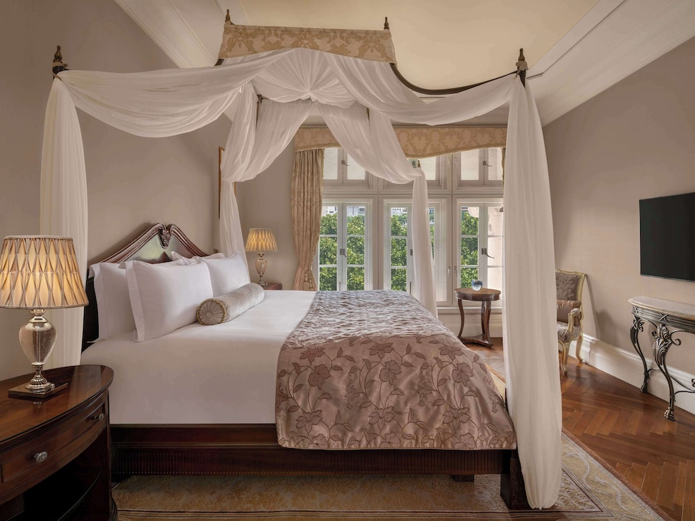 Bund Heritage River View Suite