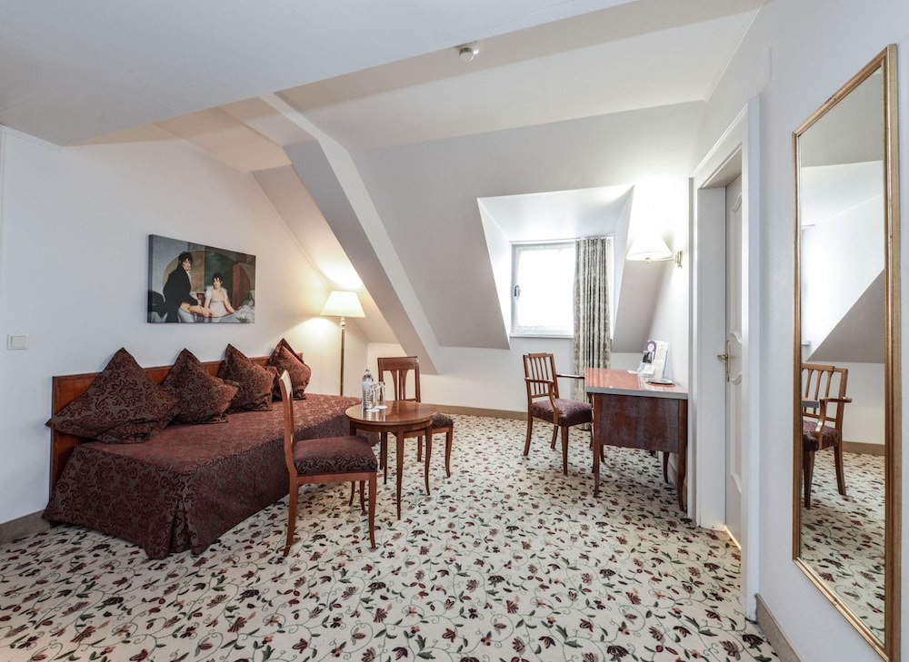 Suite, 1 Double Bed (Bidermeier) photo 1