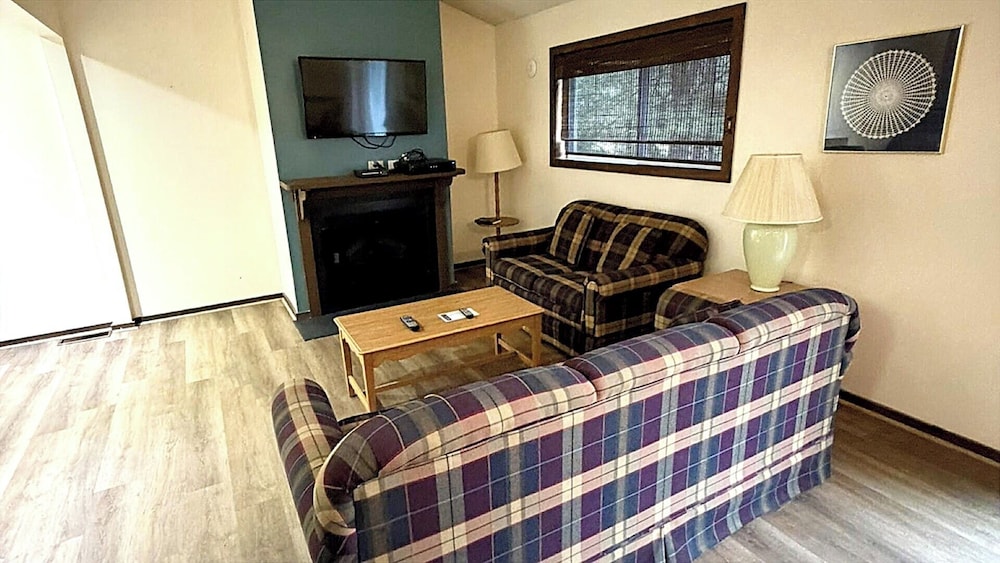 Comfort Chalet, 3 Bedrooms (Pedestal Unit)