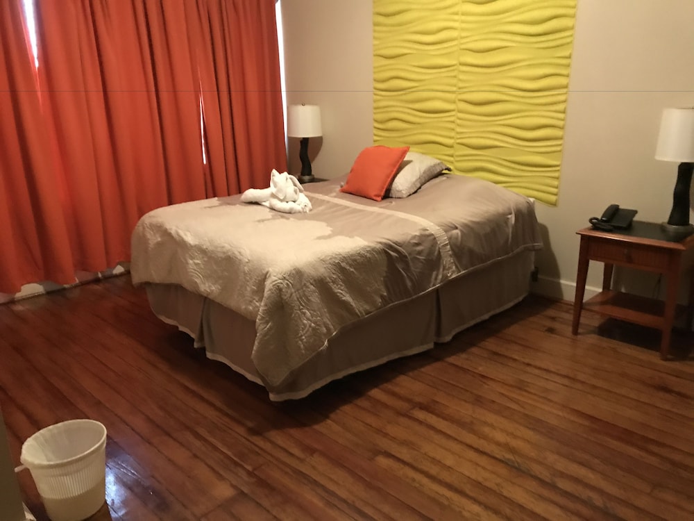 Standard Single Room, 1 Queen Bed, Private Bathroom photo 1