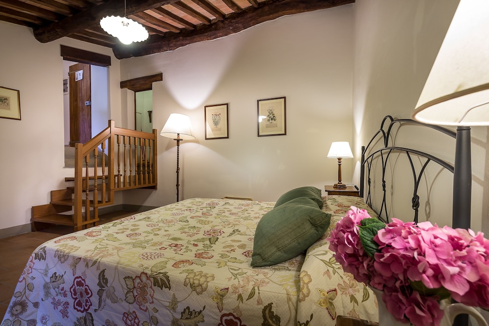 Classic Apartment, 1 Bedroom, Annex Building photo 3