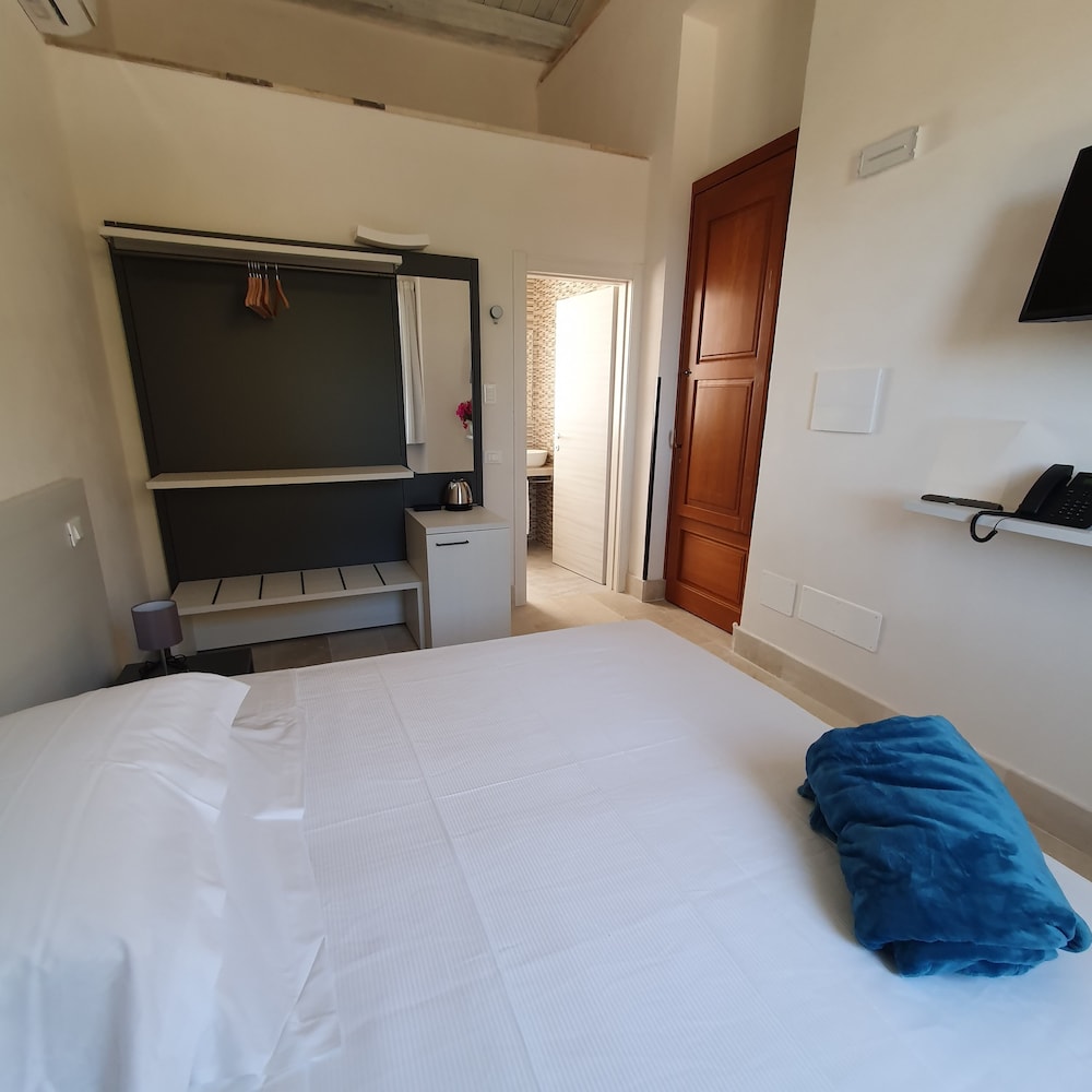 Standard Double or Twin Room photo 2