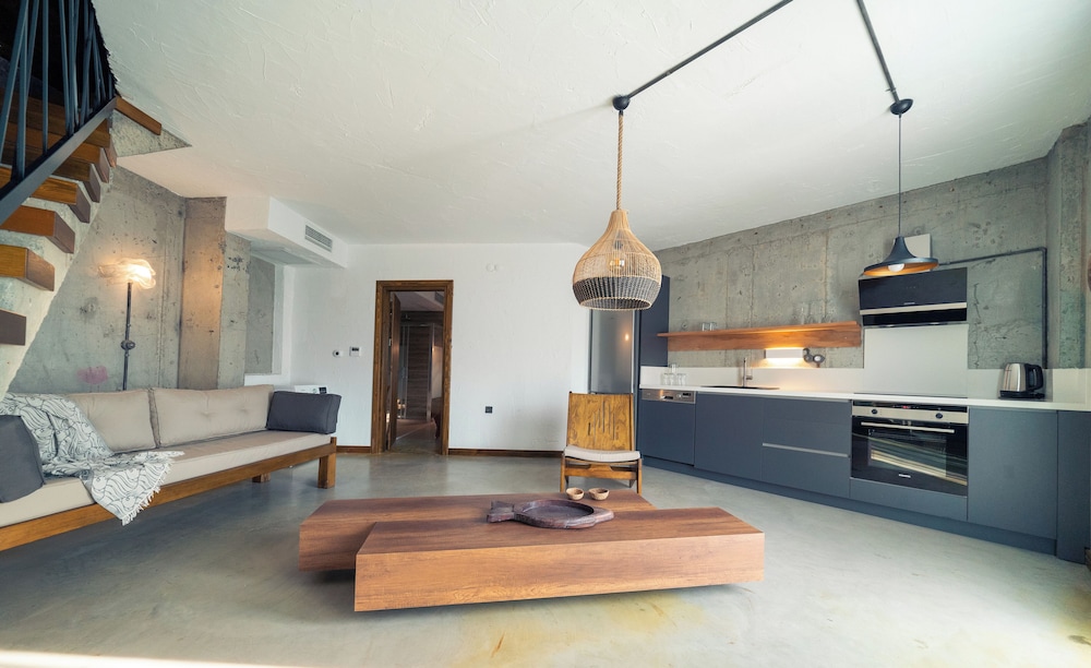 Honeymoon Suite photo 3