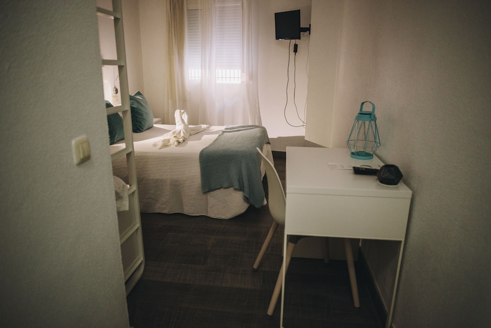 Double Room, 1 Double Bed, Ground Floor - Photo 23