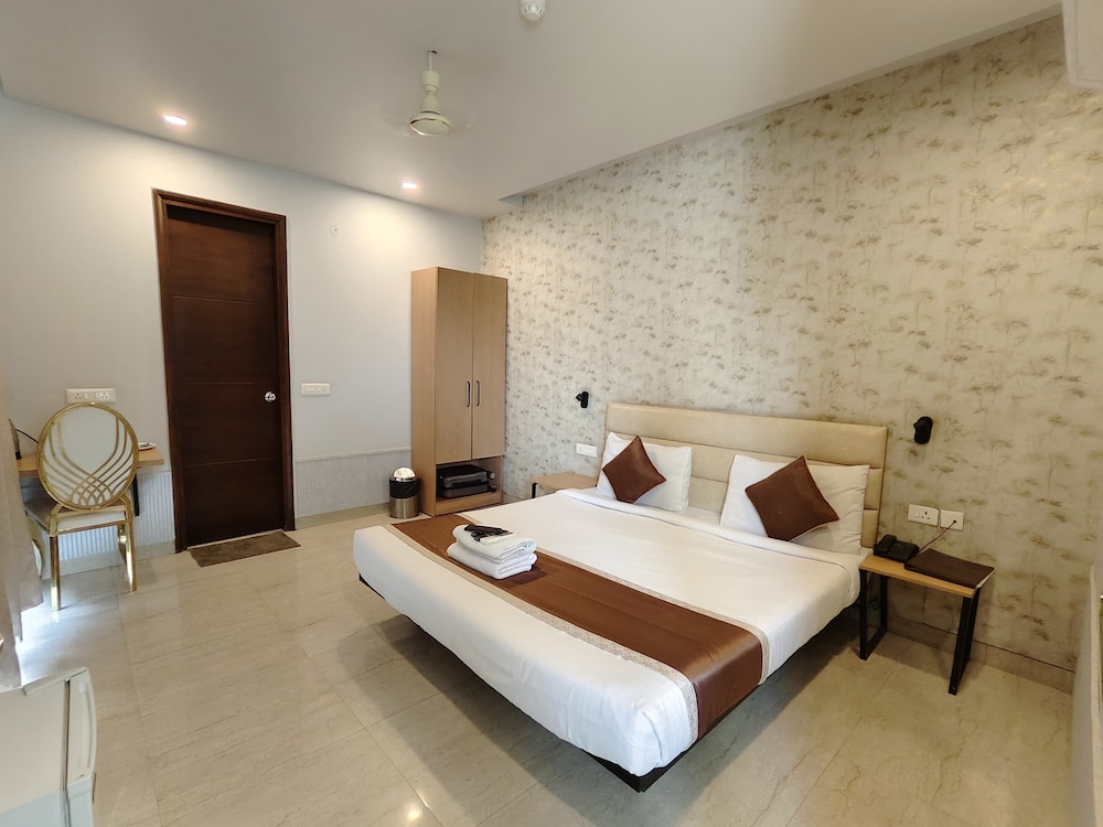 Superior Room, Balcony, City View