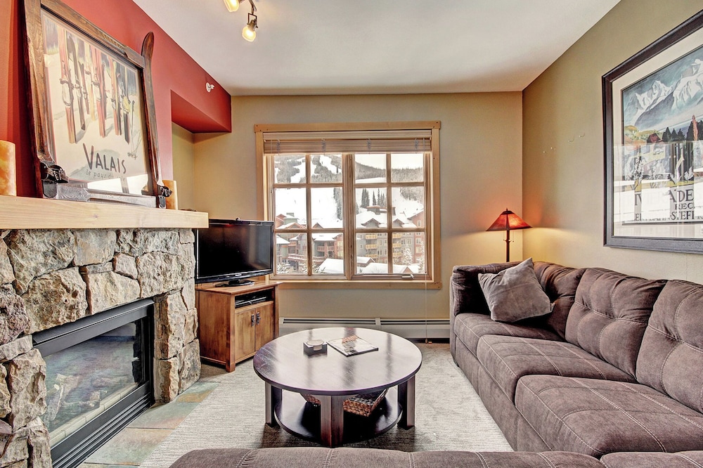 Condo, 2 Bedrooms