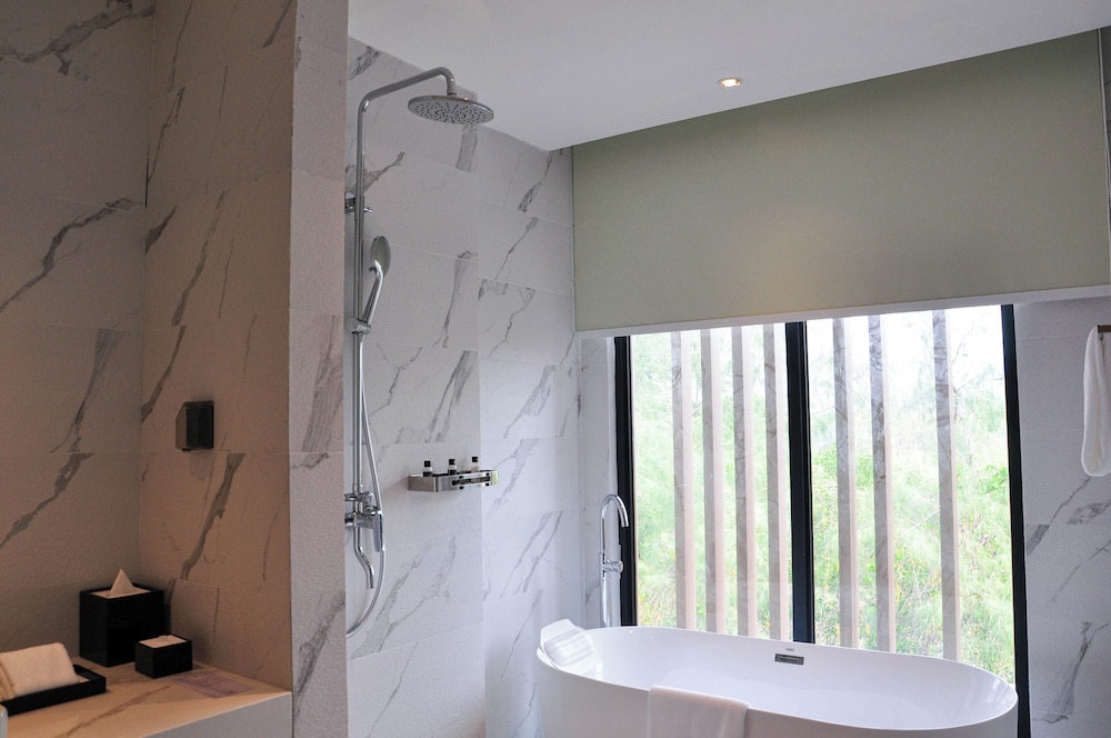 One Bedroom Suite - Photo 9