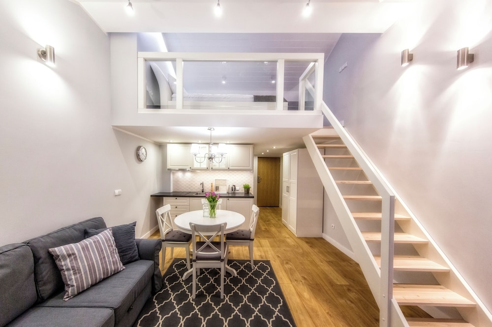 Deluxe Apartment (207 with SPA, Pool access)