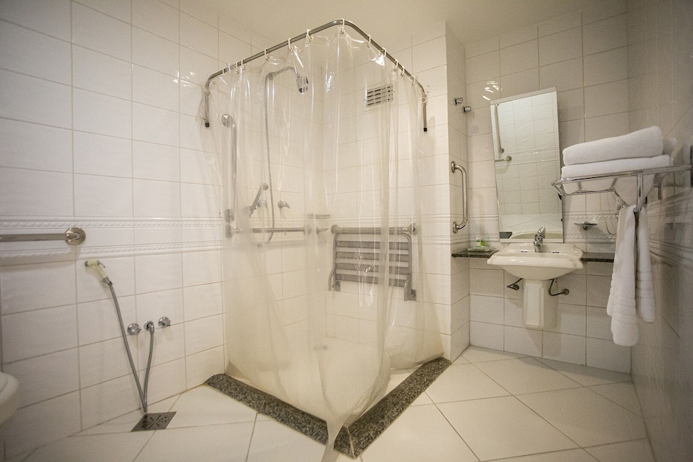 Classic Twin Room, 2 Twin Beds, Accessible - Photo 5