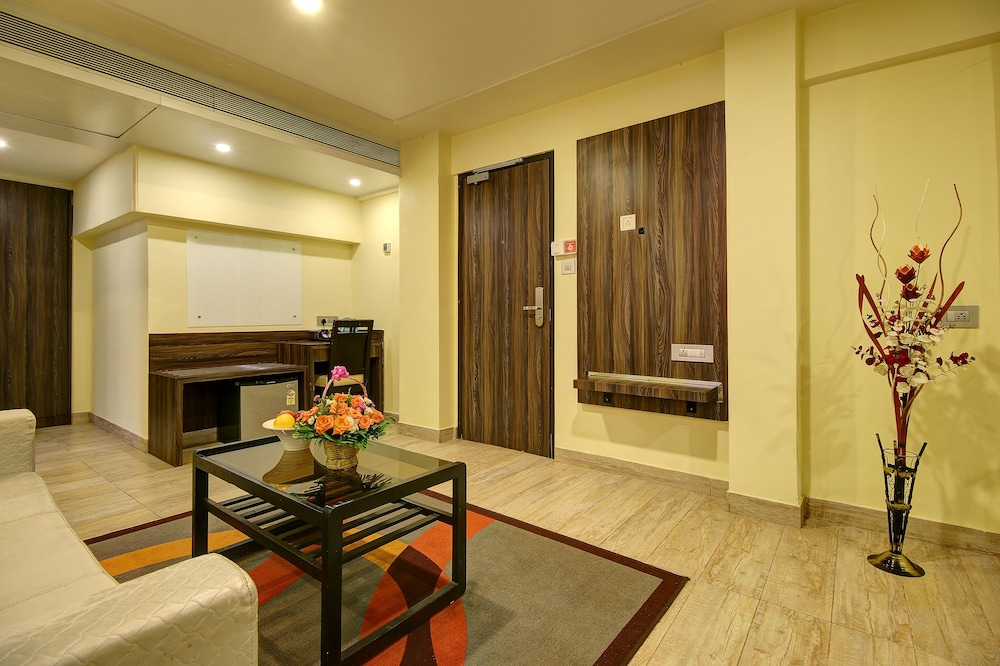 Suite - Photo 2
