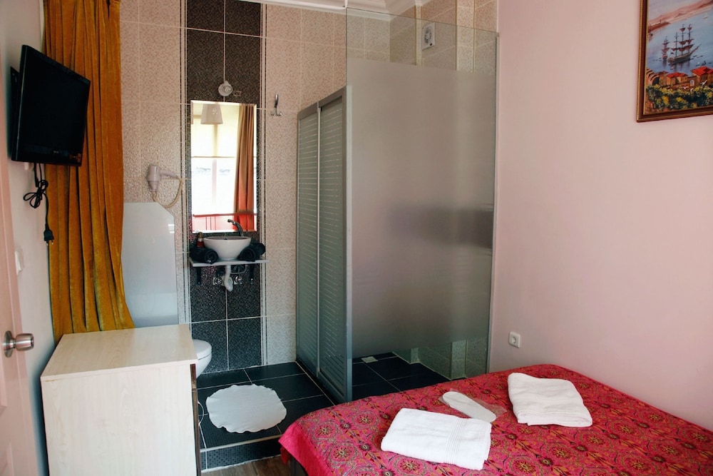 Standard Double Room photo 2