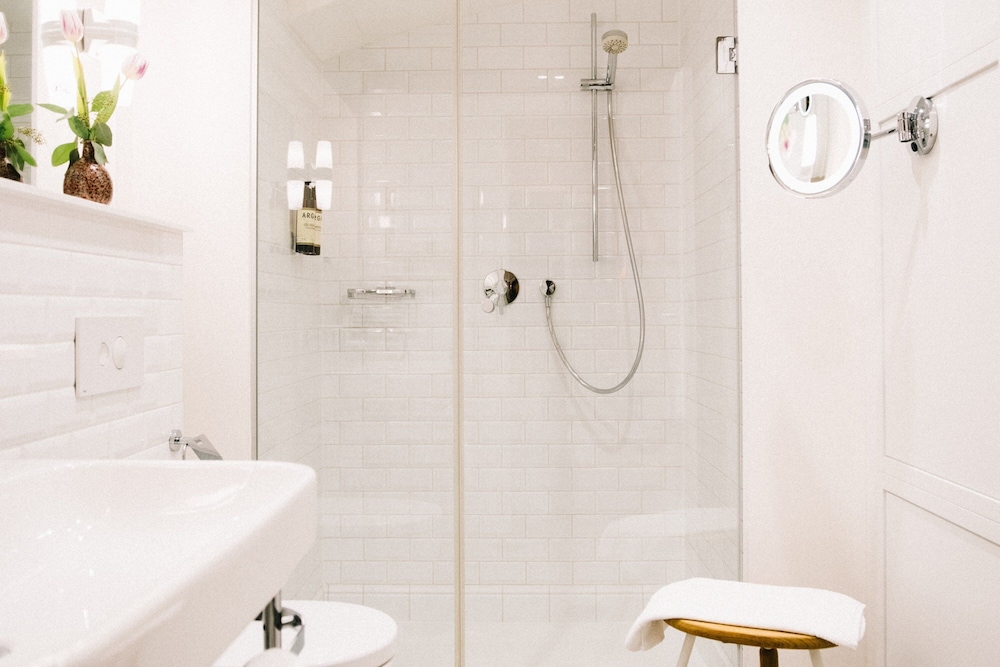 Double Room (medium) - Photo 18