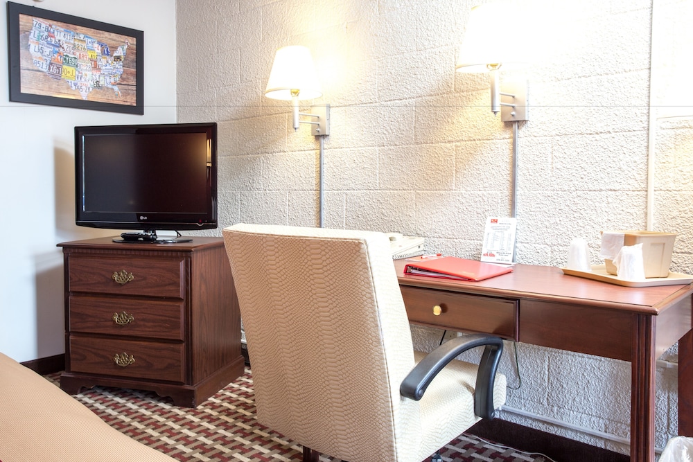 Room, 1 King Bed, Accessible, Non Smoking - Photo 6