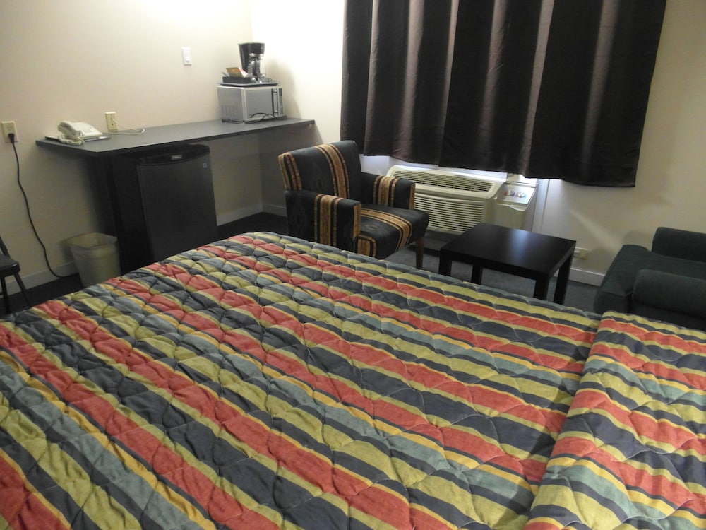Standard Double Room, 2 Queen Beds photo 3