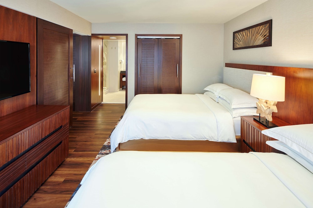 Hilton Grand Vacations Club Hokulani Waikiki Honolulu: Suite, 1 Bedroom, Accessible (2 Double Beds with Sofabed, Hearing) photo