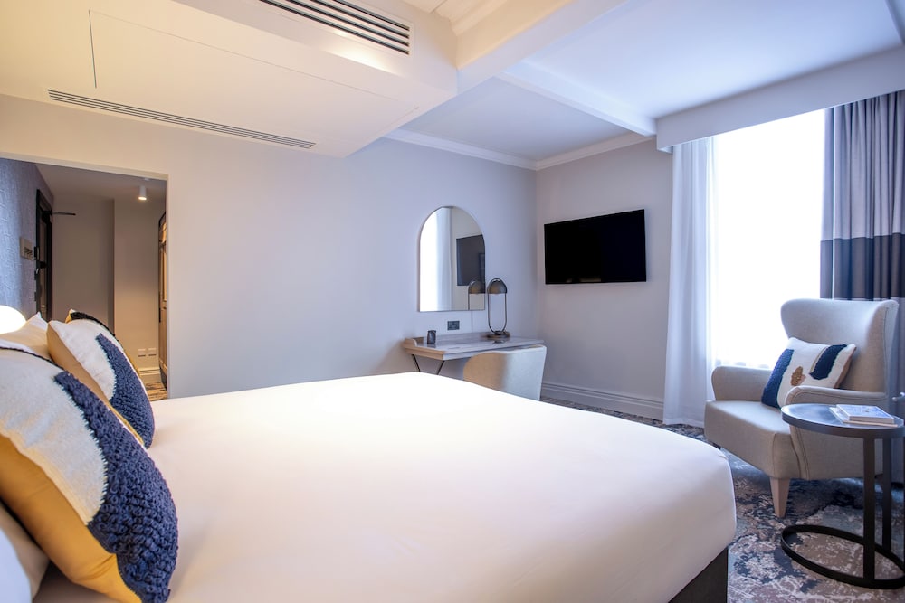 Newly Refurbished Premium Double Room - Photo 6