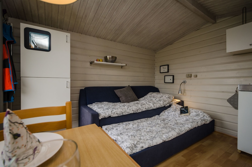 Cabin, Shared Bathroom (2 Beds) photo 3