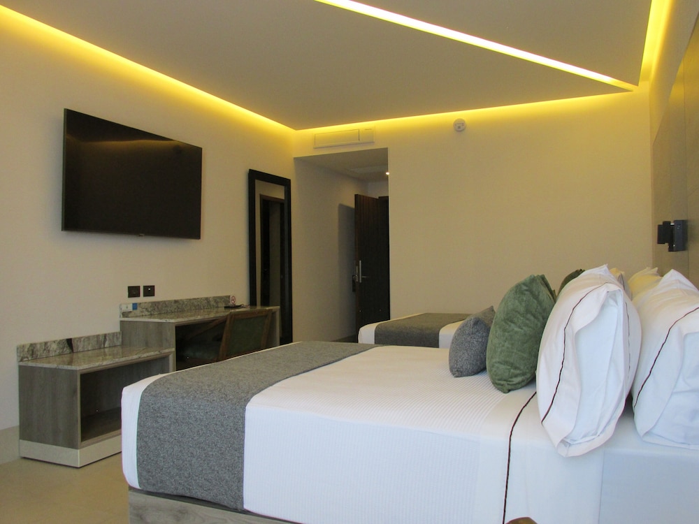 Standard Room, 2 Double Beds photo 2