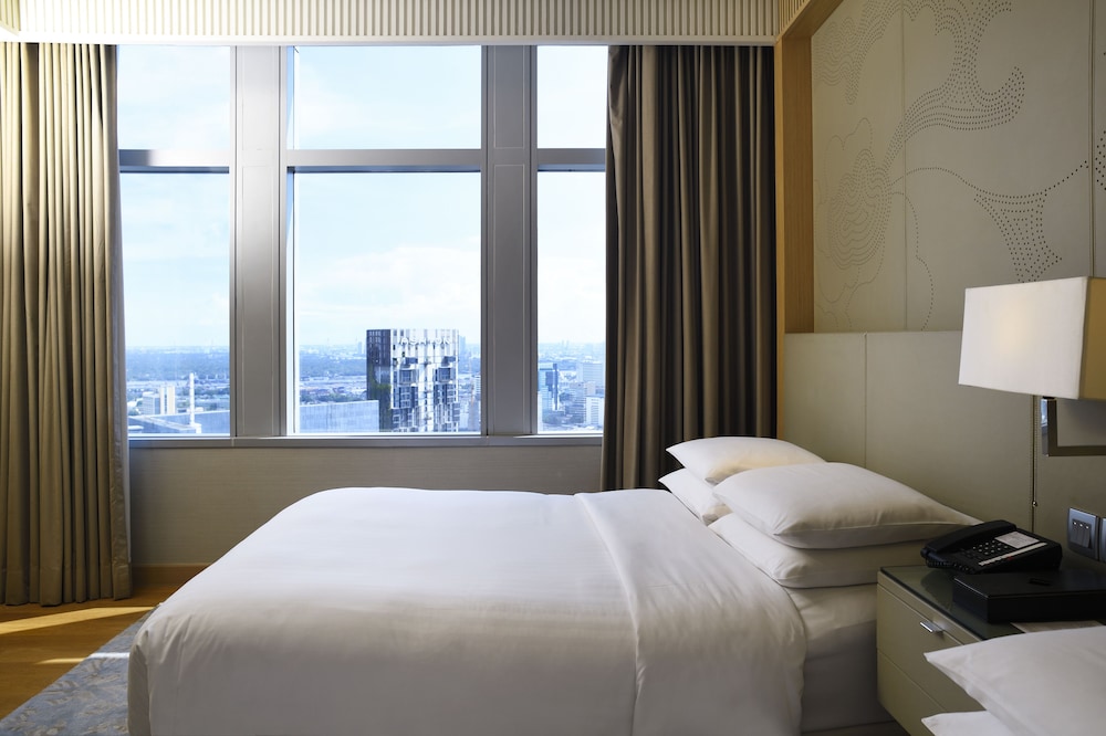 Executive Room, 1 King Bed photo 3