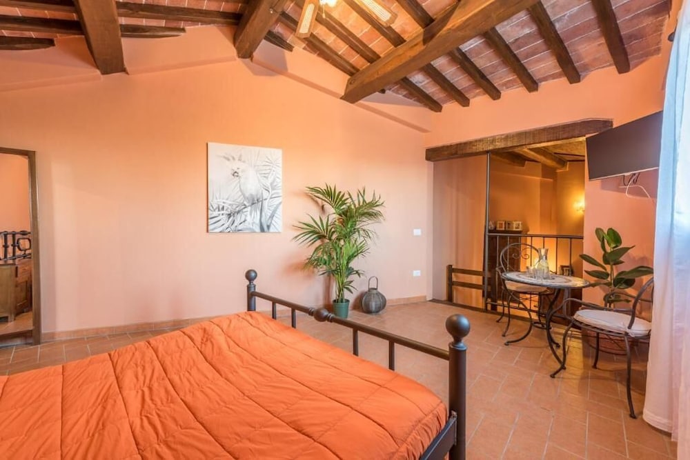 Design Double Room, Hill View photo 1