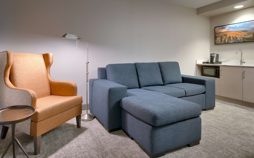 King Riverview Suite - Photo 6