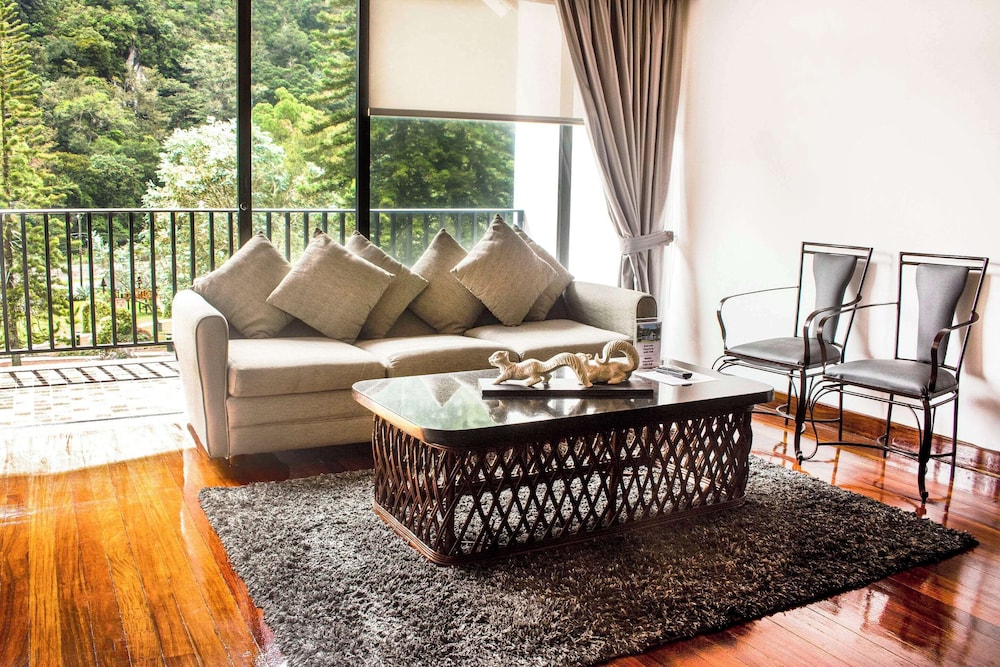 1 King Bed, Suite, Balcony - Photo 6