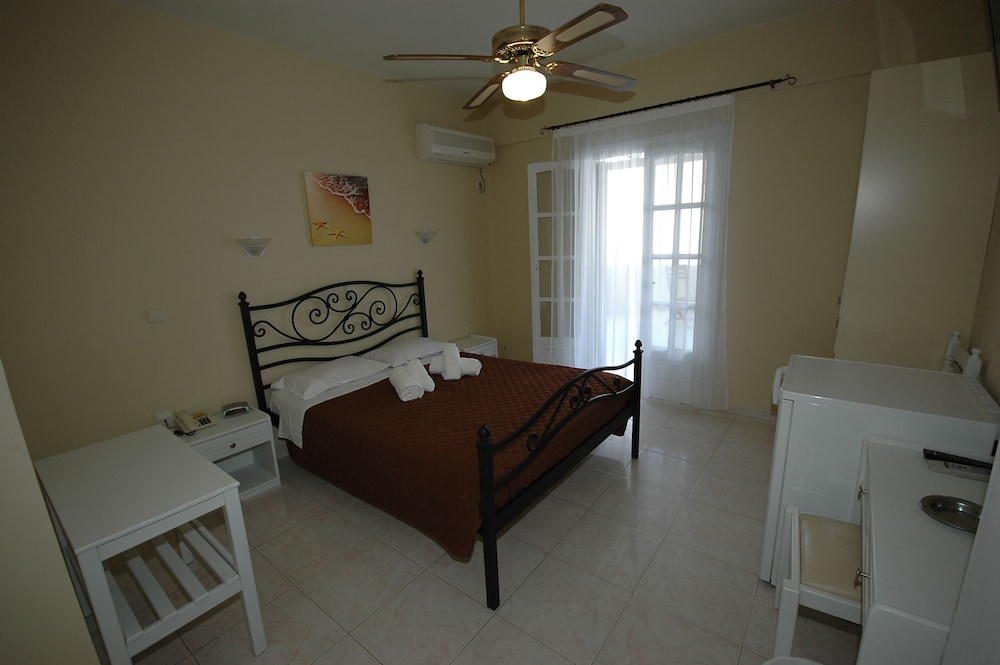 Standard Room photo 3