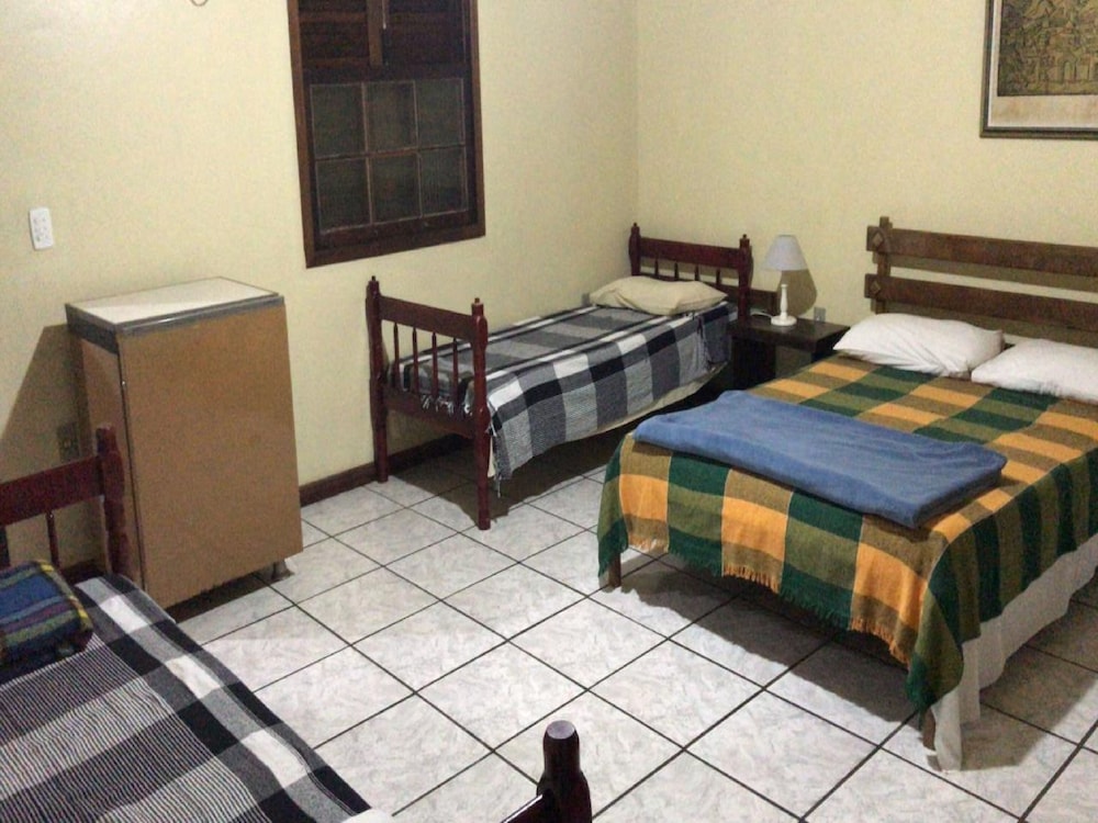 Economy Quadruple Room photo 2