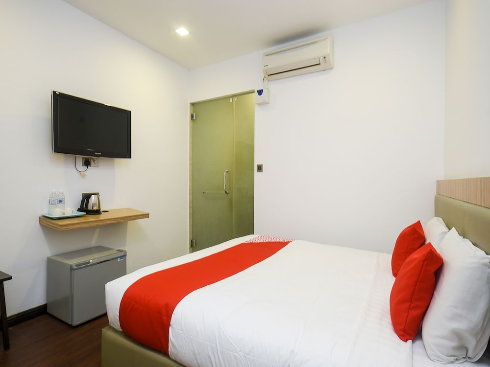 Deluxe Double Room, 1 King Bed photo 2
