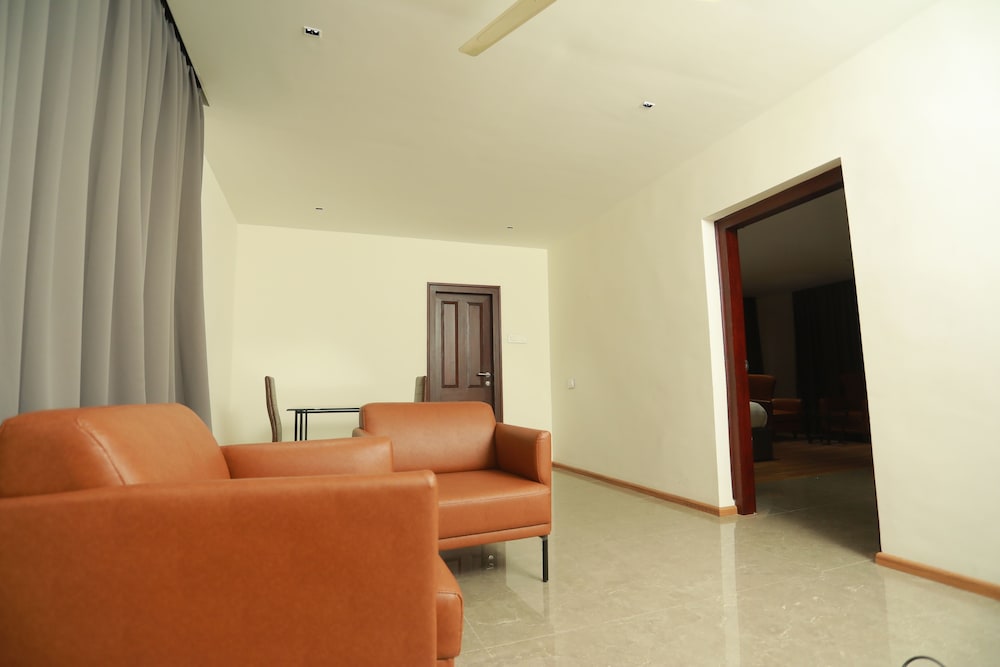 Deluxe Suite, 1 Queen Bed, Accessible, Non Smoking photo 3