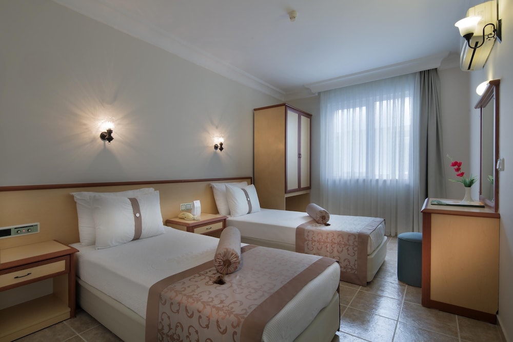 Economy Suite thumbnail 5