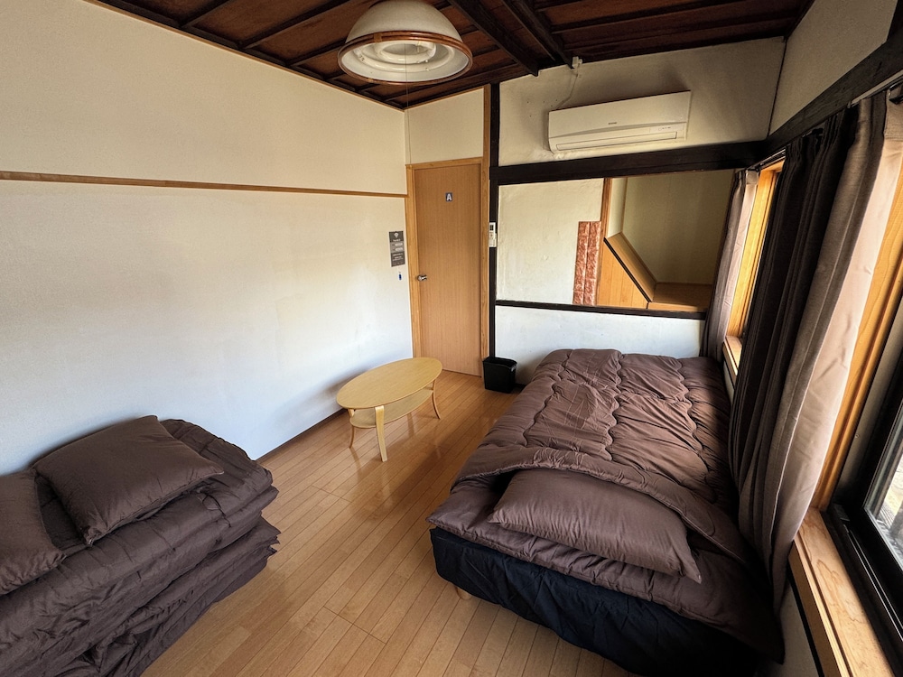 Basic Single Room photo 3
