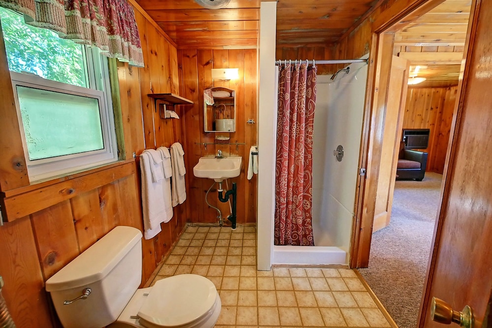 Classic Cabin, Multiple Beds, Non Smoking photo 2