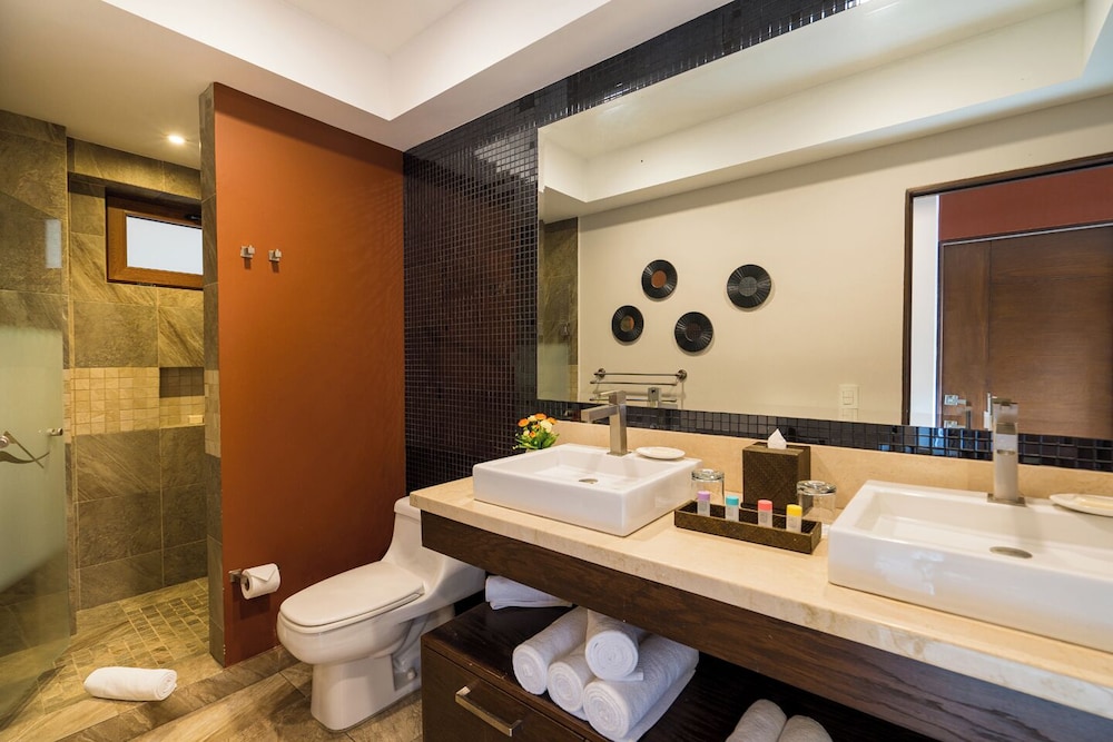 Deluxe Townhome, 2 Bedrooms, Mezzanine