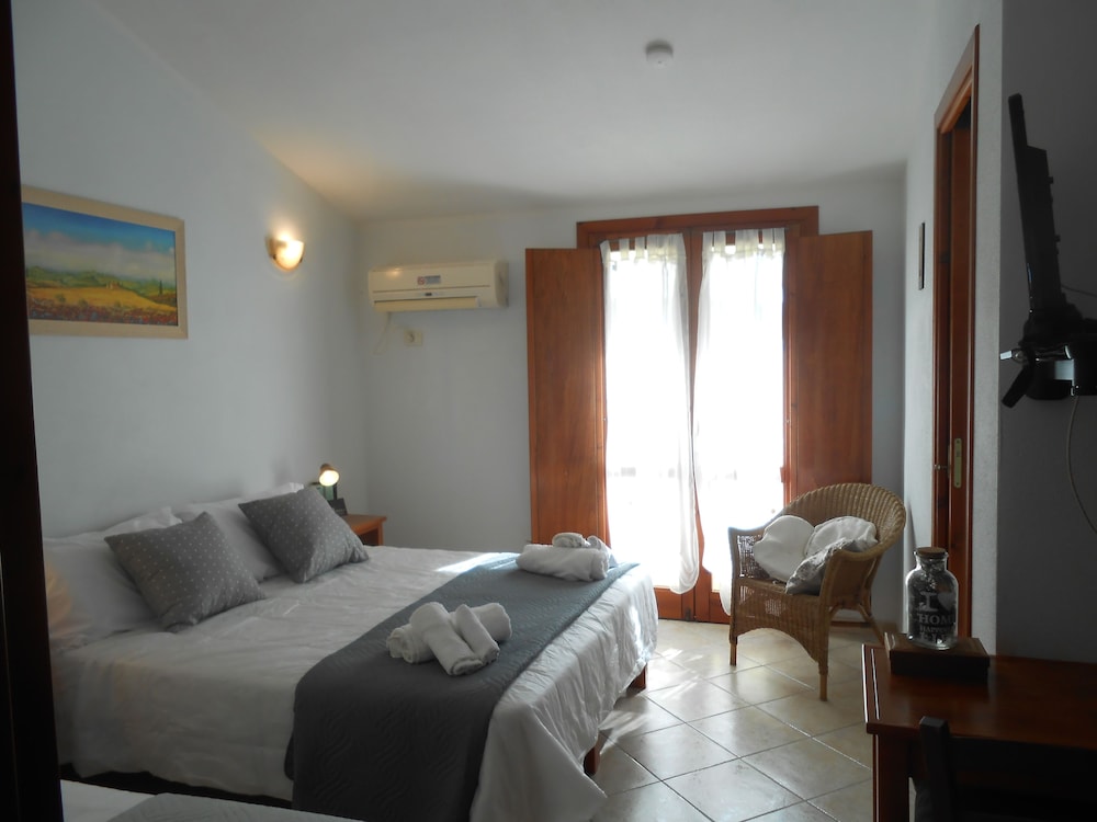 Triple Room, Garden View photo 2
