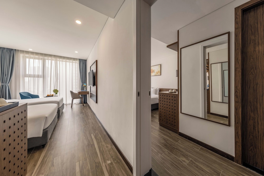 Family Double or Twin Room, Non Smoking, Partial Ocean View photo 1