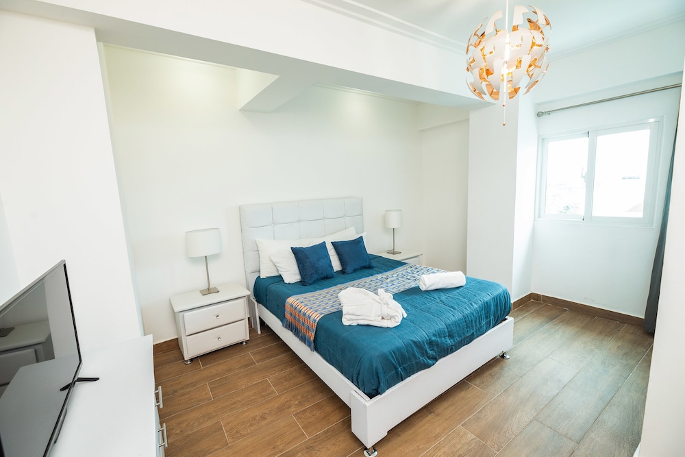 Luxury Penthouse Plus & Jacuzzi photo 3