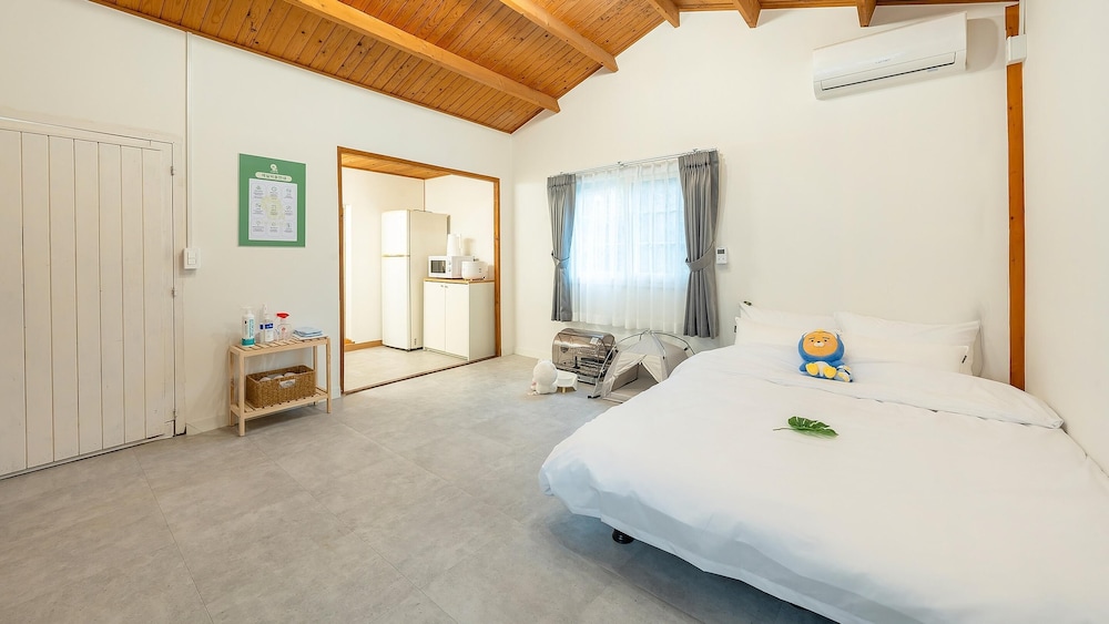 Basic Room, 2 Bedrooms (B206)
