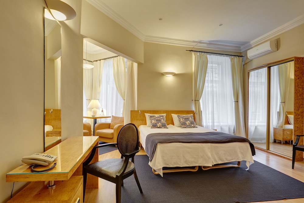 Deluxe Double Or Twin Room, City View photo 1